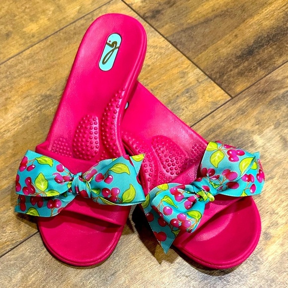 OKA b. Shoes - OKA b. “Twiggy” Slide Sandals, Size S (5-6)